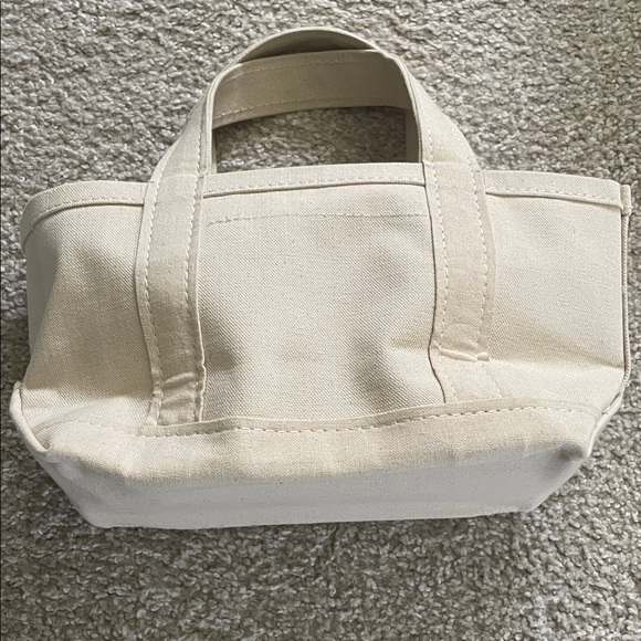 “K” Initial Tote - Picture 6 of 7